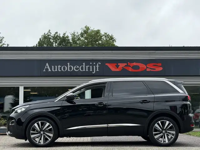 Peugeot 5008 view 3