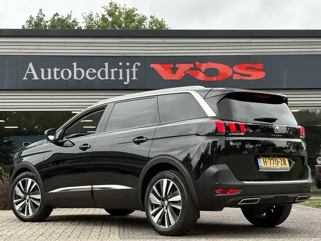 Peugeot 5008 view 5