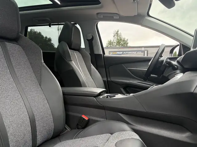 Peugeot 5008 view 10