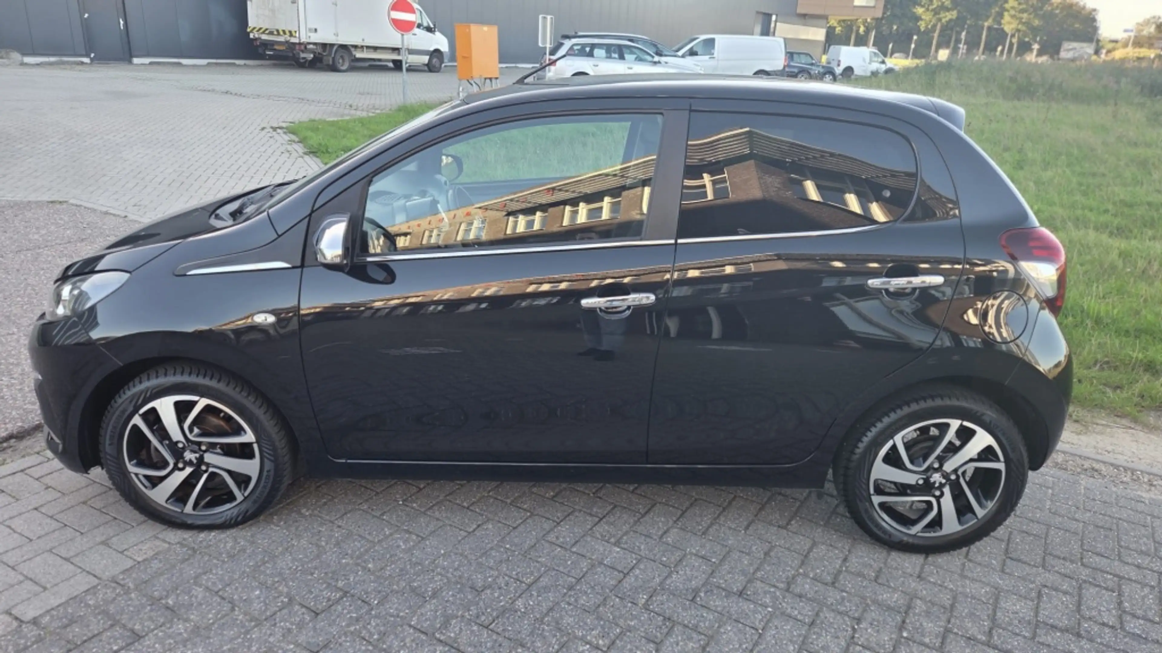 Peugeot 108 1.0 e-VTi Allure 5990,- EX BTW Nieuwstaat — photo 7