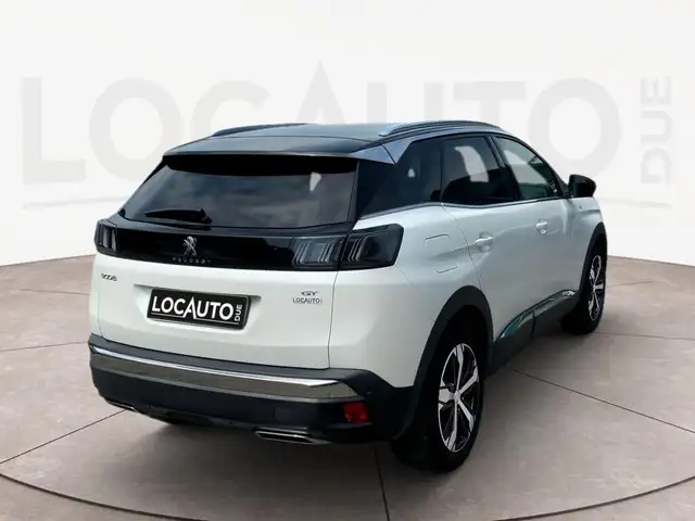 Peugeot 3008 view 4