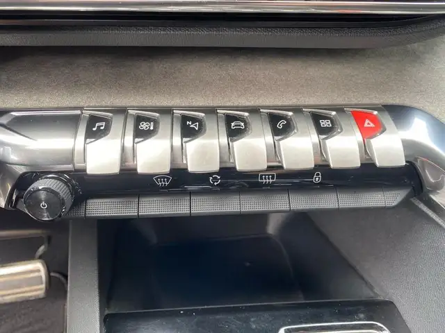 Peugeot 3008 view 11