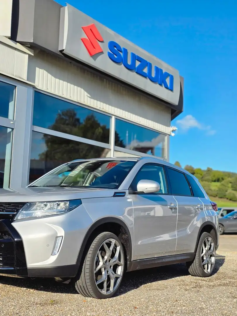 Suzuki Vitara 1.4 Hybrid Comfort+ 4x4 Automatik Silber - 2