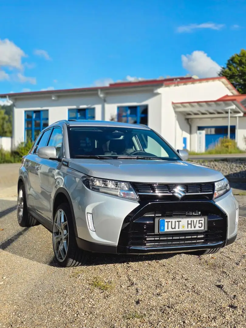 Suzuki Vitara 1.4 Hybrid Comfort+ 4x4 Automatik Silber - 1