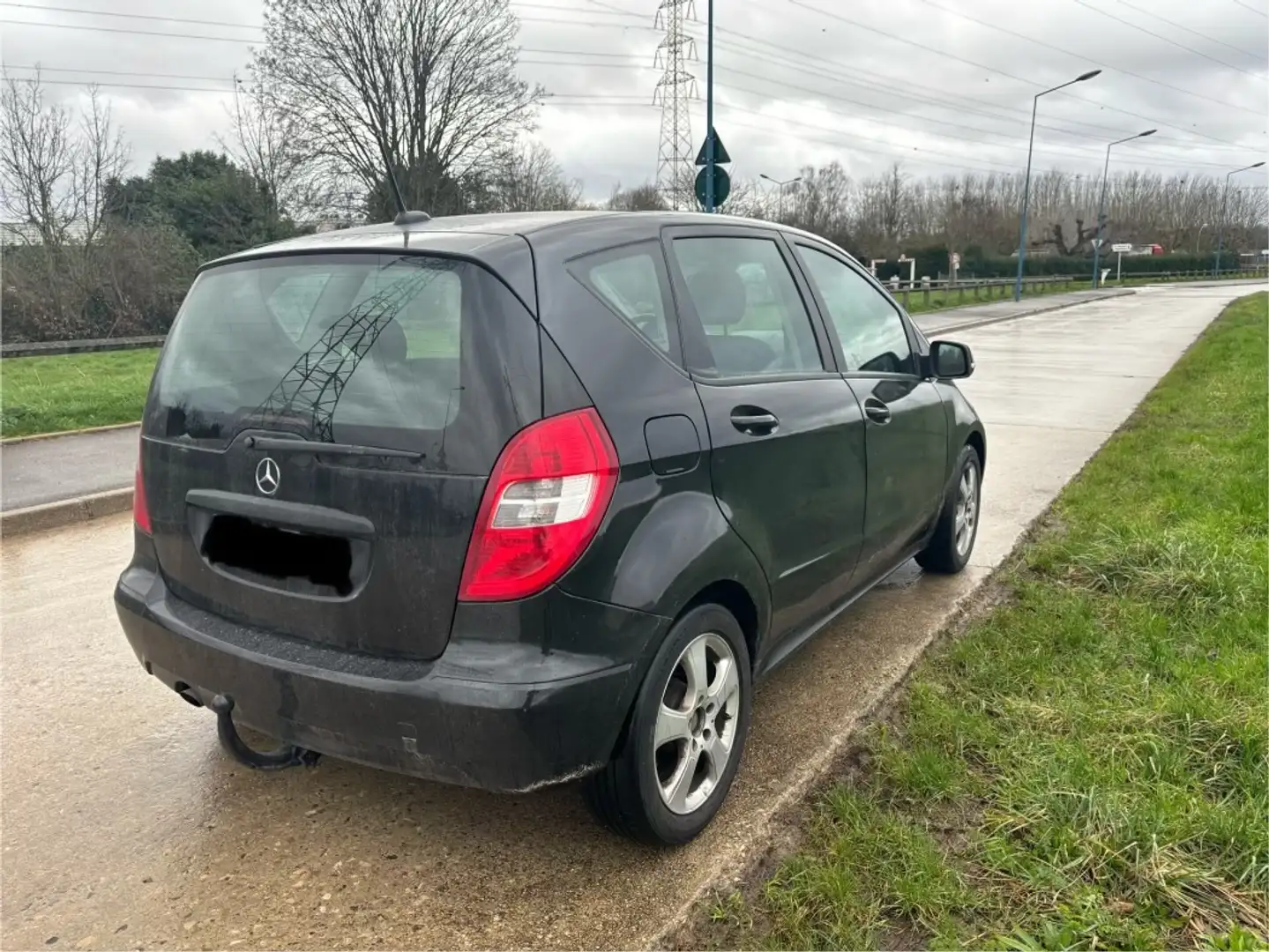 Mercedes-Benz A 160 Classe   BlueEFFICIENCY Elégance Noir - 2