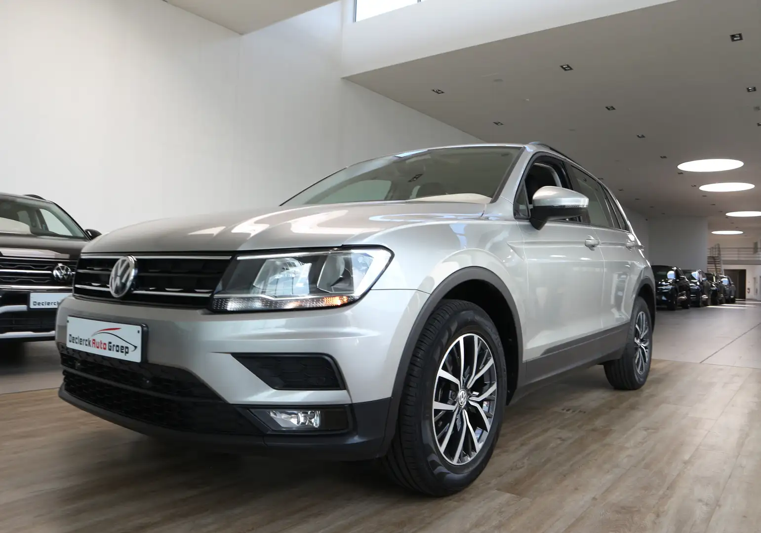 Volkswagen Tiguan 2.0TDI 150PK 6V COMFORT*1STE EIGENAAR*ONGEVALVRIJ* Gris - 2