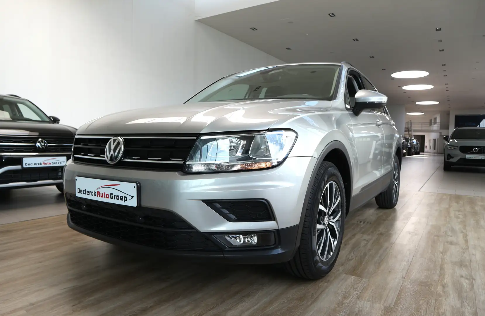Volkswagen Tiguan 2.0TDI 150PK 6V COMFORT*1STE EIGENAAR*ONGEVALVRIJ* Gris - 1