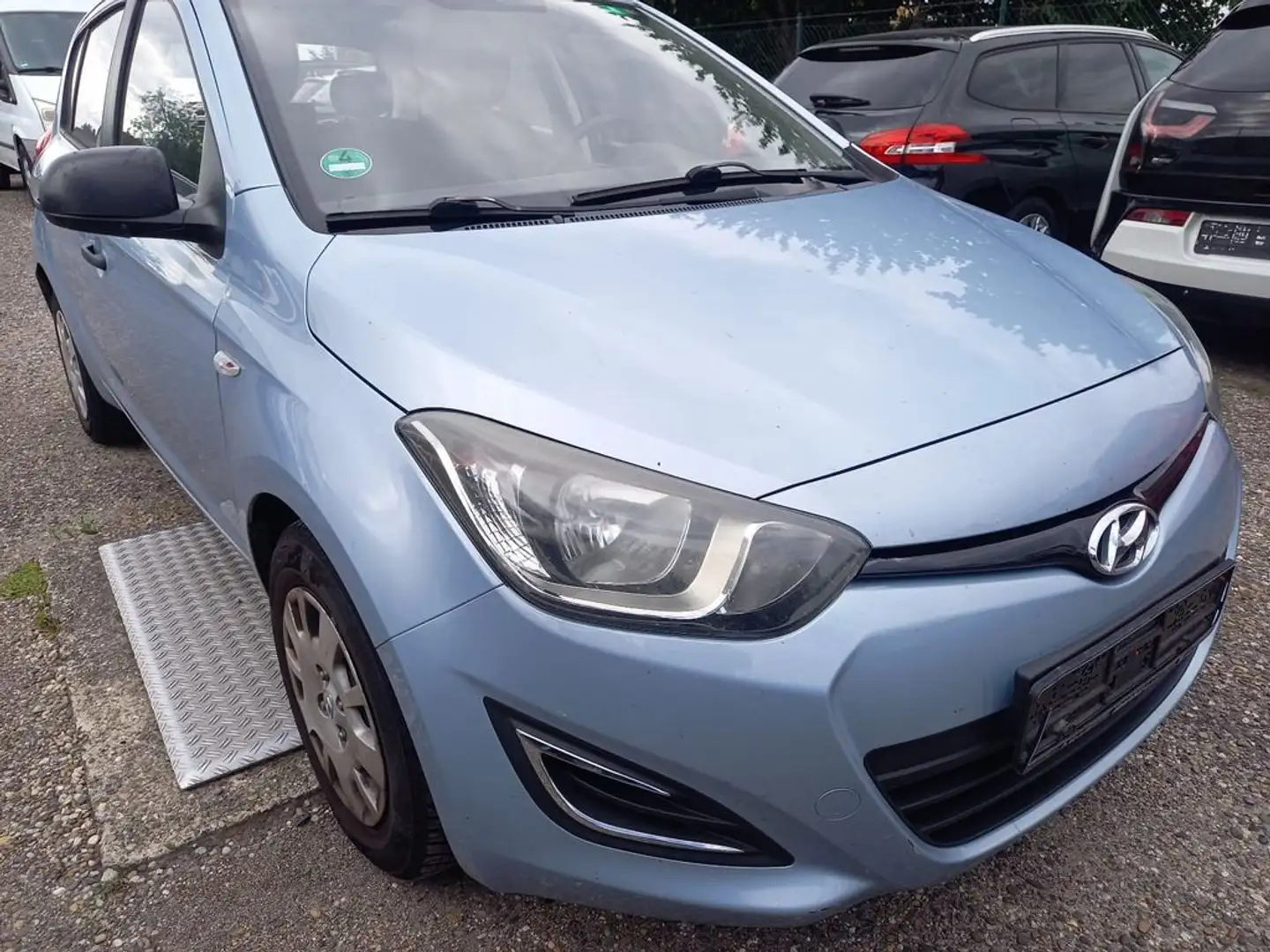 Hyundai i20 i20 1.2 Trend Gris - 1