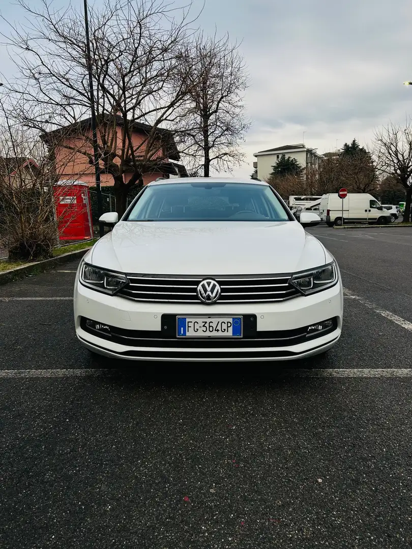 Volkswagen Passat Variant 1.6 tdi Comfortline 120cv dsg Blanc - 1