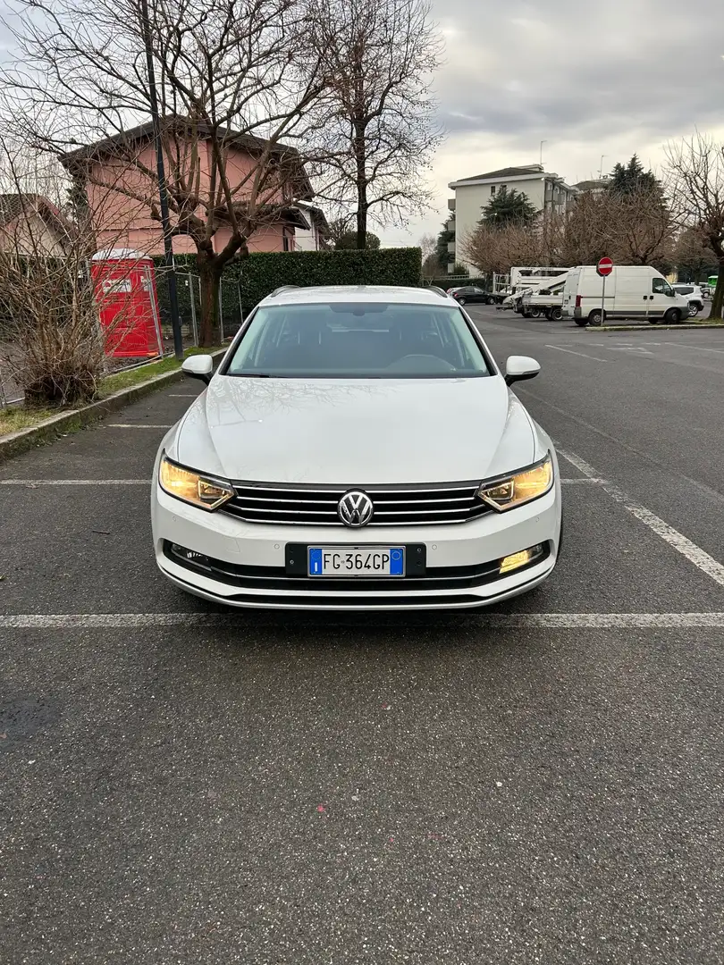 Volkswagen Passat Variant 1.6 tdi Comfortline 120cv dsg Blanc - 2