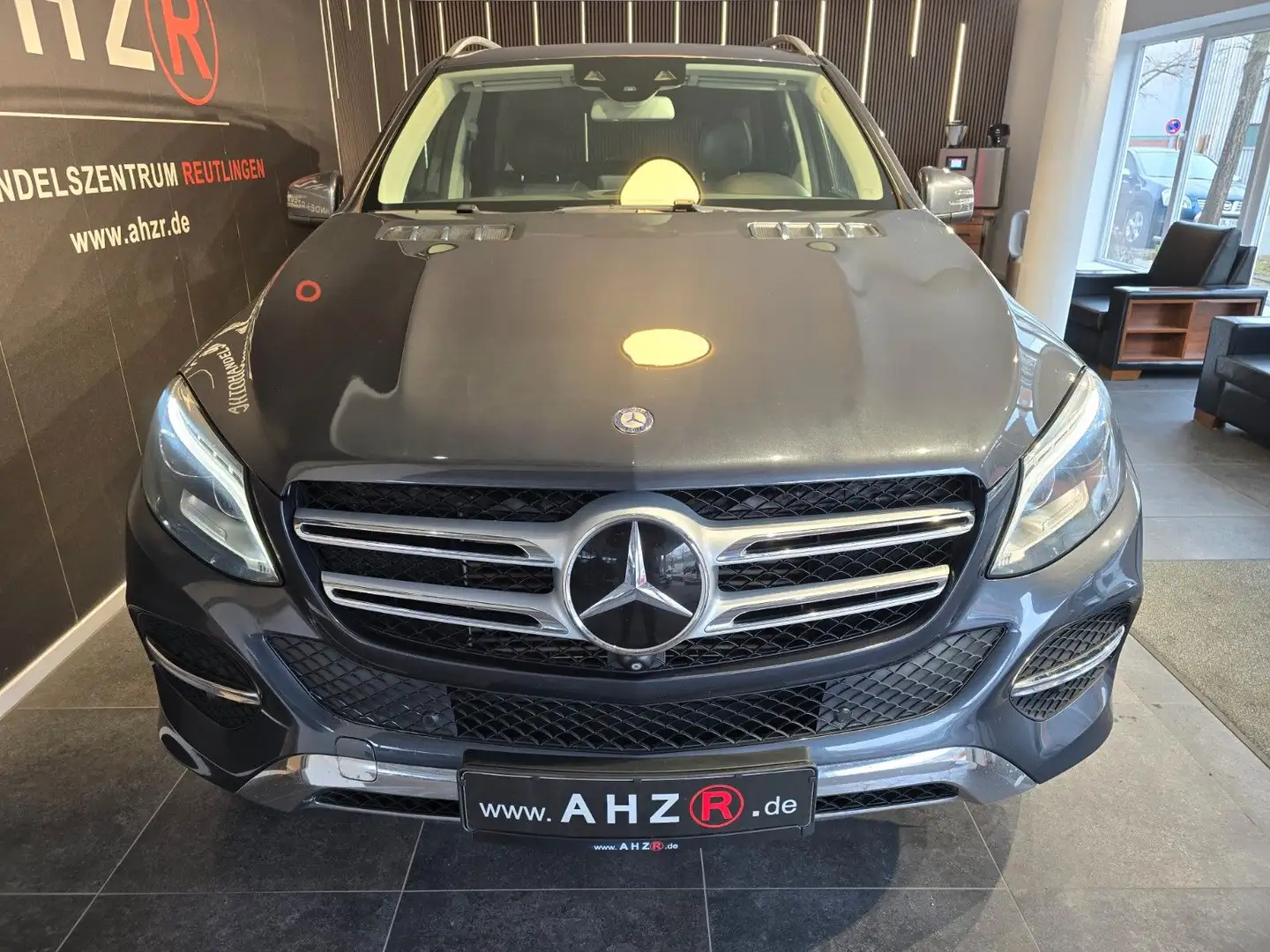 Mercedes-Benz GLE 350 d 4Matic AMG Line*NAVI*COMAND*SHZ*360KAM Grau - 2