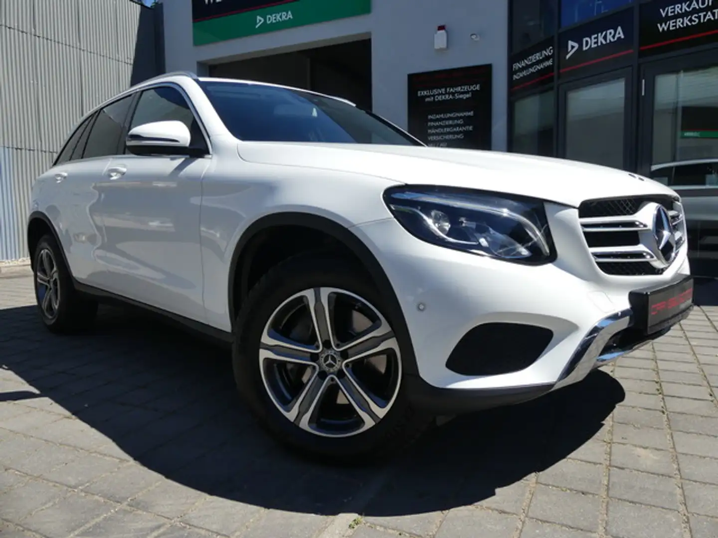 Mercedes-Benz GLC 220 d 4Matic LEDER/LED/KAM/ 1.HAND/NAVI White - 1