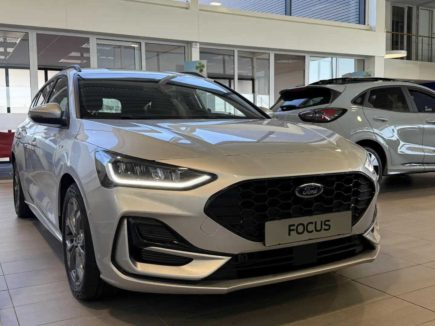 Ford Focus Wagon 1.0 EcoBoost Hybrid ST Line Uit Voorraad inc - 2