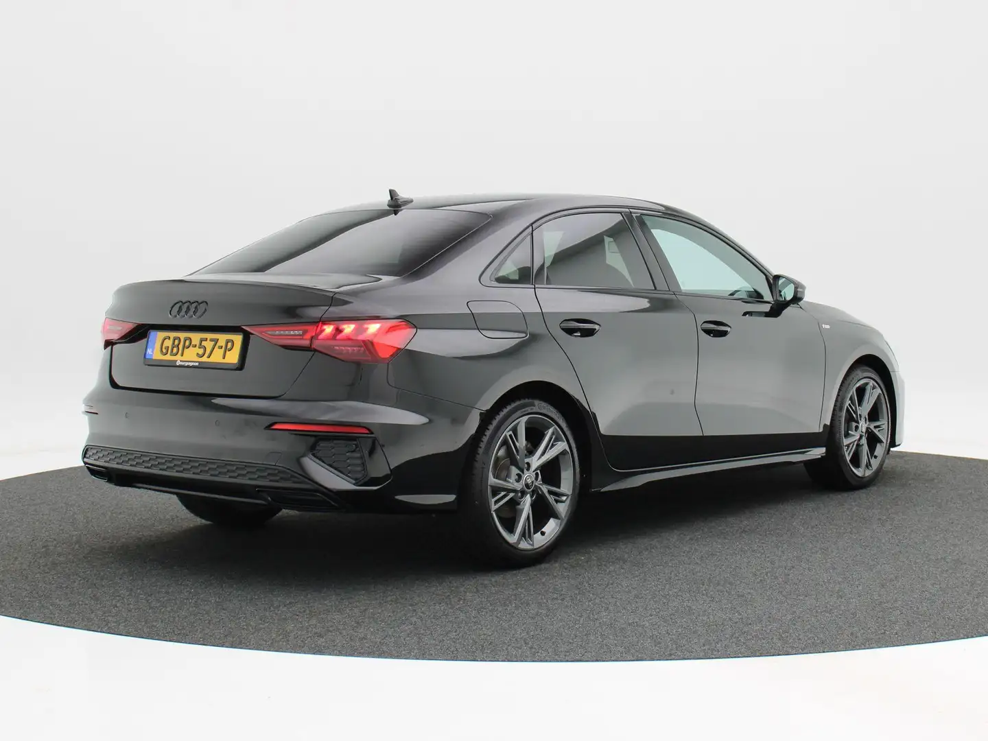 Audi A3 Limousine 30 TFSi Automaat S-Line | Zwart Optiek | Noir - 2