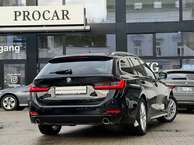 BMW 3 Series view 2