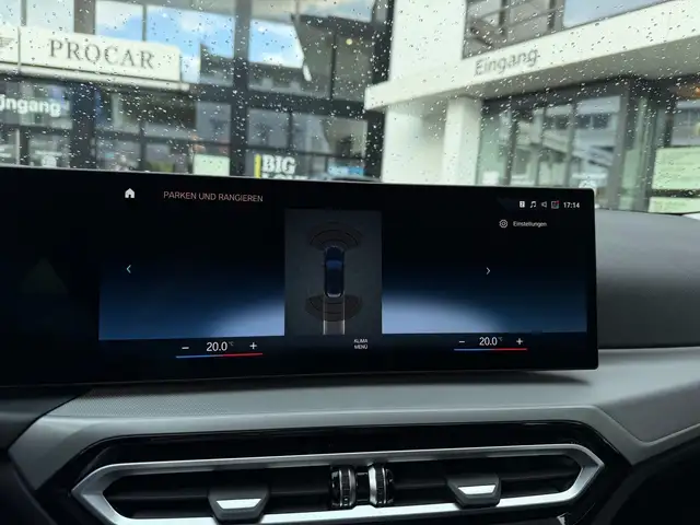 BMW 3 Series view 9