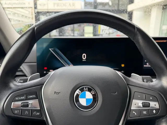 BMW 3 Series view 12