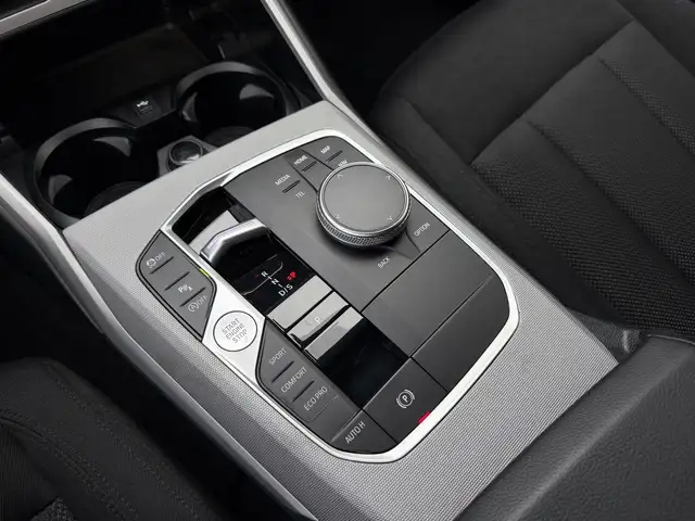 BMW 3 Series view 11