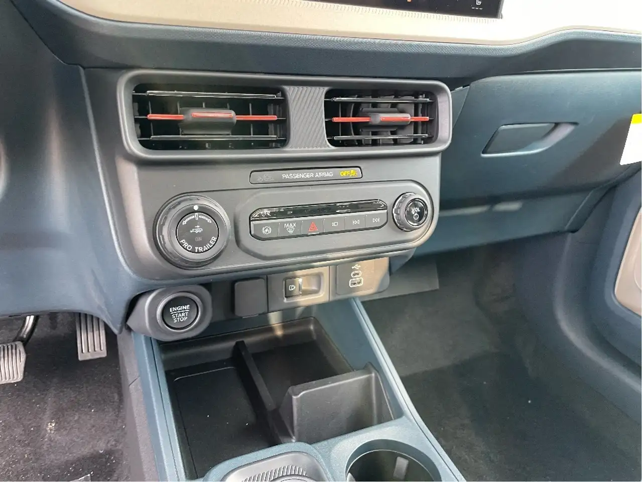 Ford Maverick снимка Ford Maverick