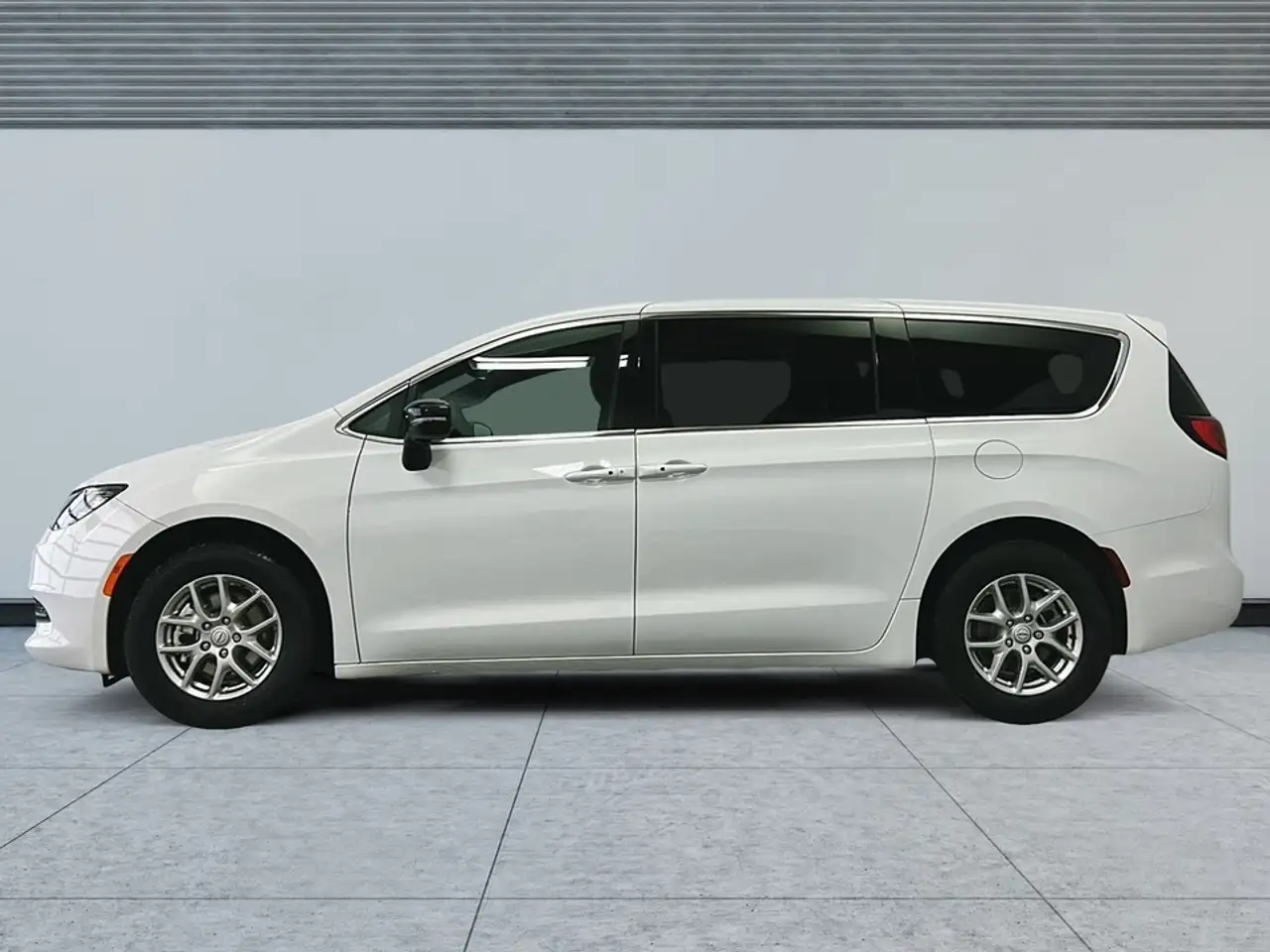 Chrysler Grand Caravan снимка Chrysler Grand Caravan