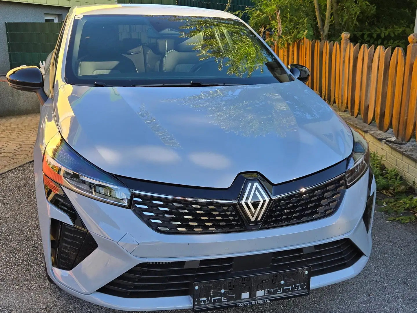 Renault Clio Clio Techno TCe 90 Techno Grau - 1