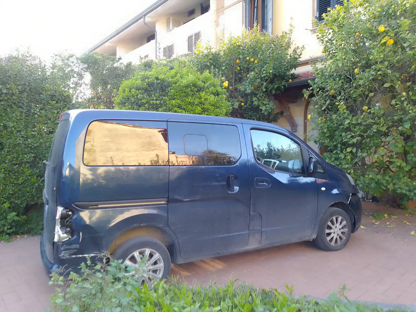 Nissan Evalia Evalia 1.5 dci Acenta 110cv E6 Blau - 1