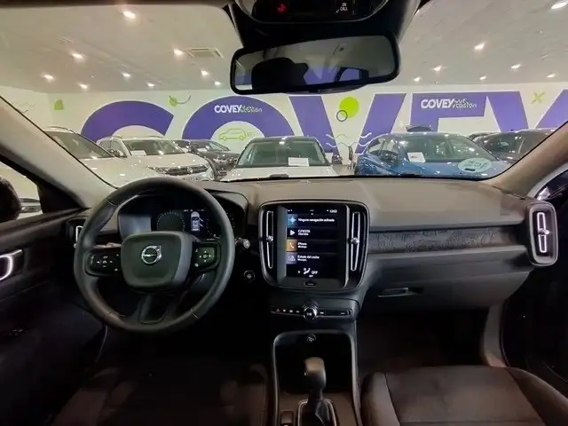Volvo XC40 view 10
