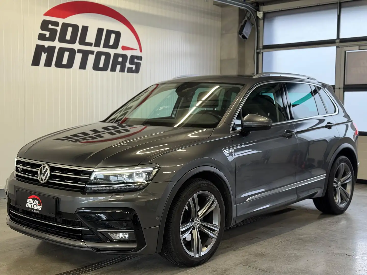 Volkswagen Tiguan R-LINE/ACC/Spurhalte/LED/Kamera/Verkehrszeichen/ Grau - 1