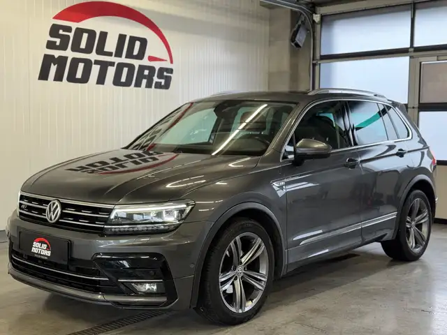 Volkswagen Tiguan R-LINE/ACC/Spurhalte/LED/Kamera/Verkehrszeichen/