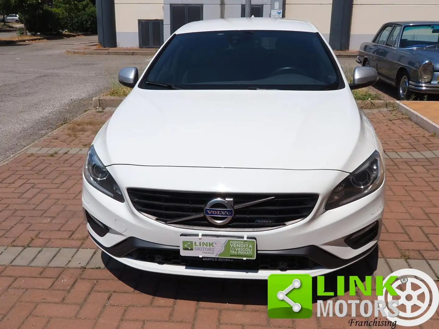Volvo V60 PRENOTATA Weiß - 2