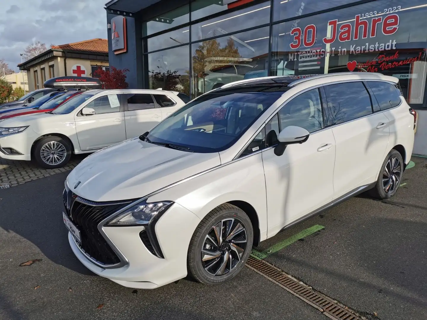 DFSK Forthing 4 DFM Forthing 4 U-Tour 7 Sitzer - 3 Jahre Garantie Weiß - 2