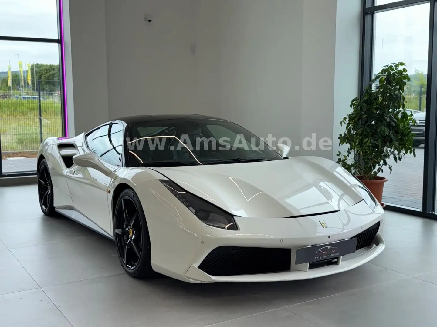 Ferrari 488 Coupé Daytona Seats Lift Carbon TwoTone Weiß - 1