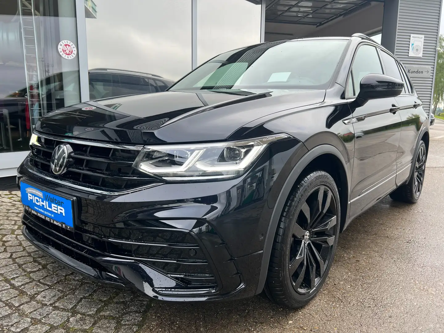 Volkswagen Tiguan R-Line TDI SCR 4MOTION DSG Schwarz - 1