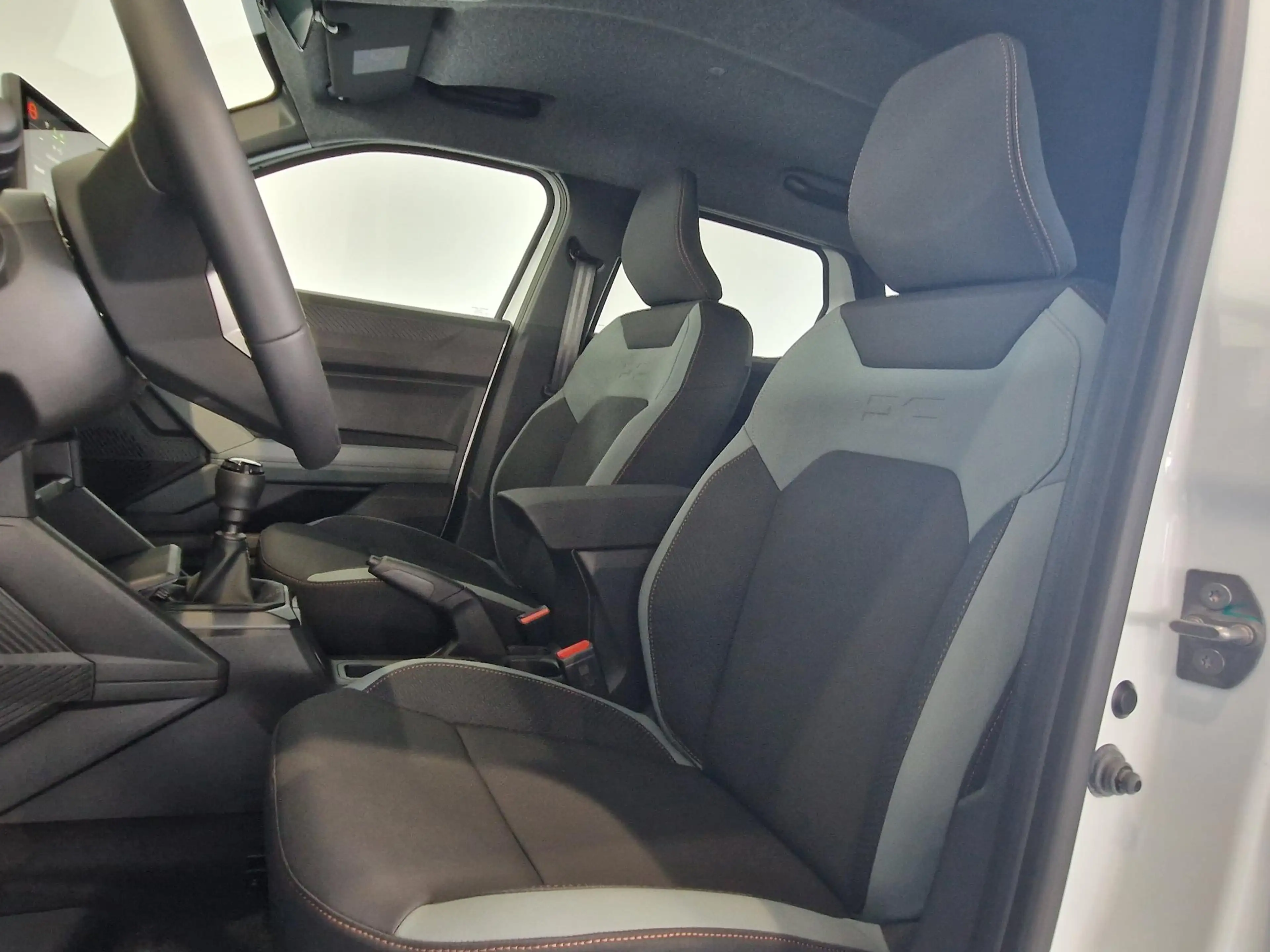 Dacia Duster 1.2 mild hybrid 140 extreme NIEUW VOORRAADKORTING — photo 5
