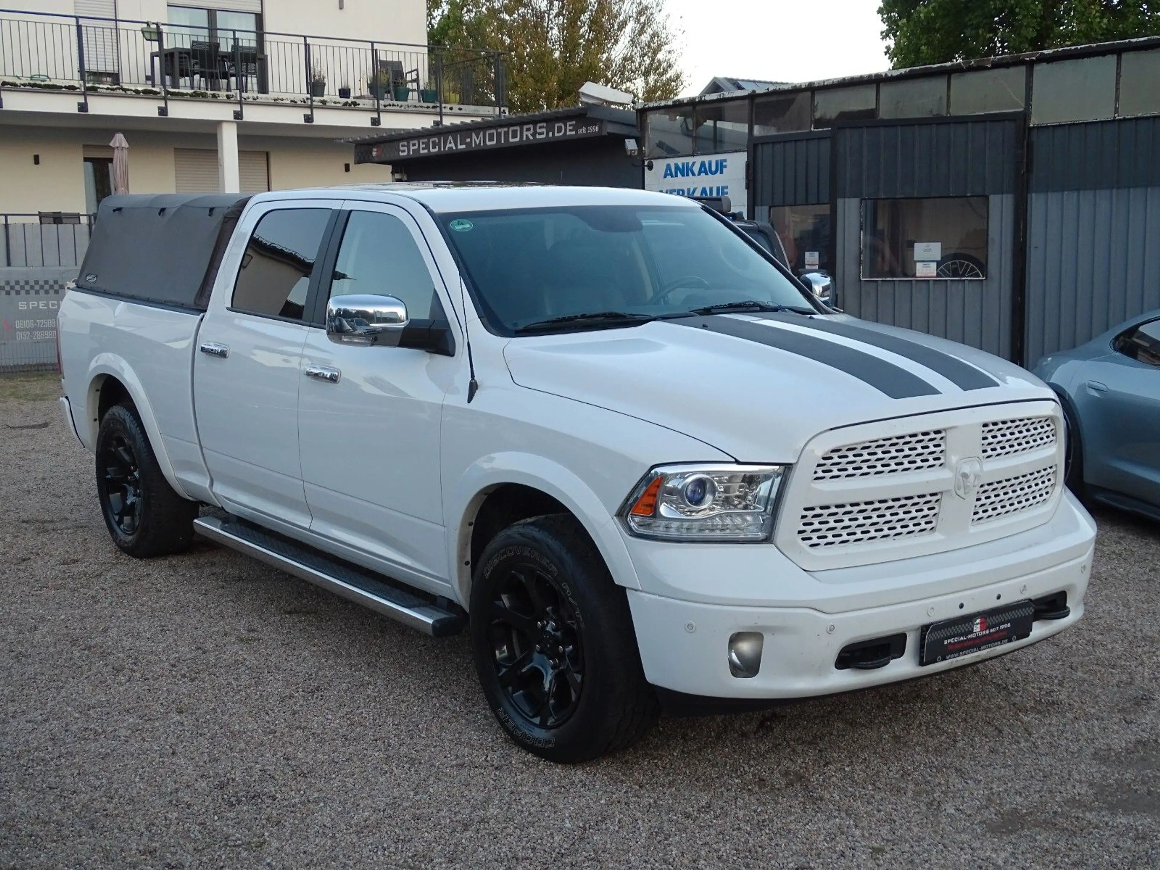 Dodge RAM 1500 5.7 V8 4x4 HEMI LARAMIE CrewCab*1.HAND — photo 8