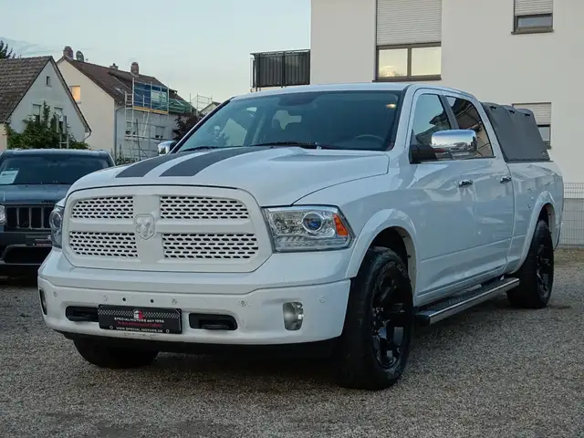 Dodge RAM 1500 5.7 V8 4x4 HEMI LARAMIE CrewCab*1.HAND