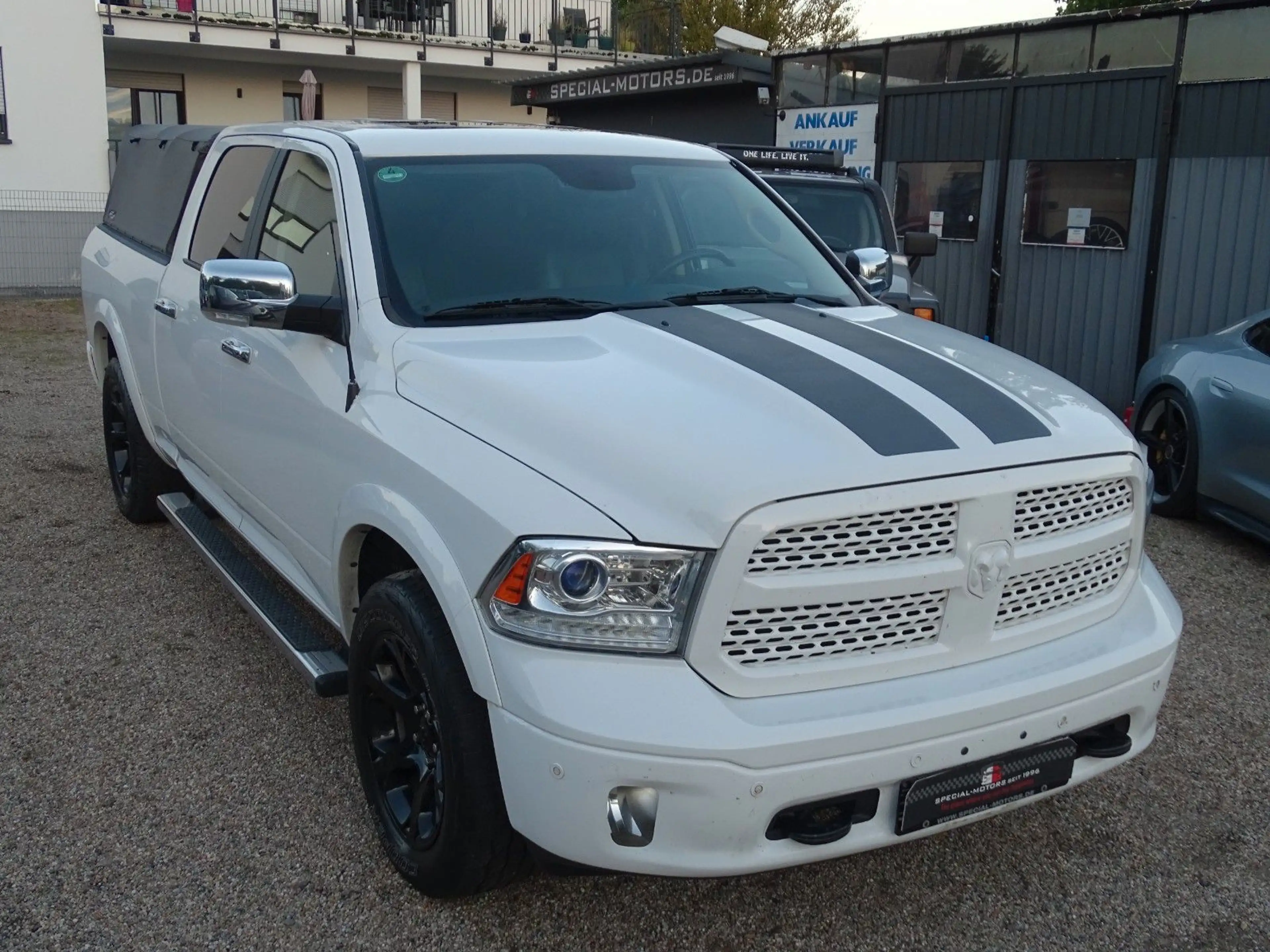 Dodge RAM 1500 5.7 V8 4x4 HEMI LARAMIE CrewCab*1.HAND — photo 6