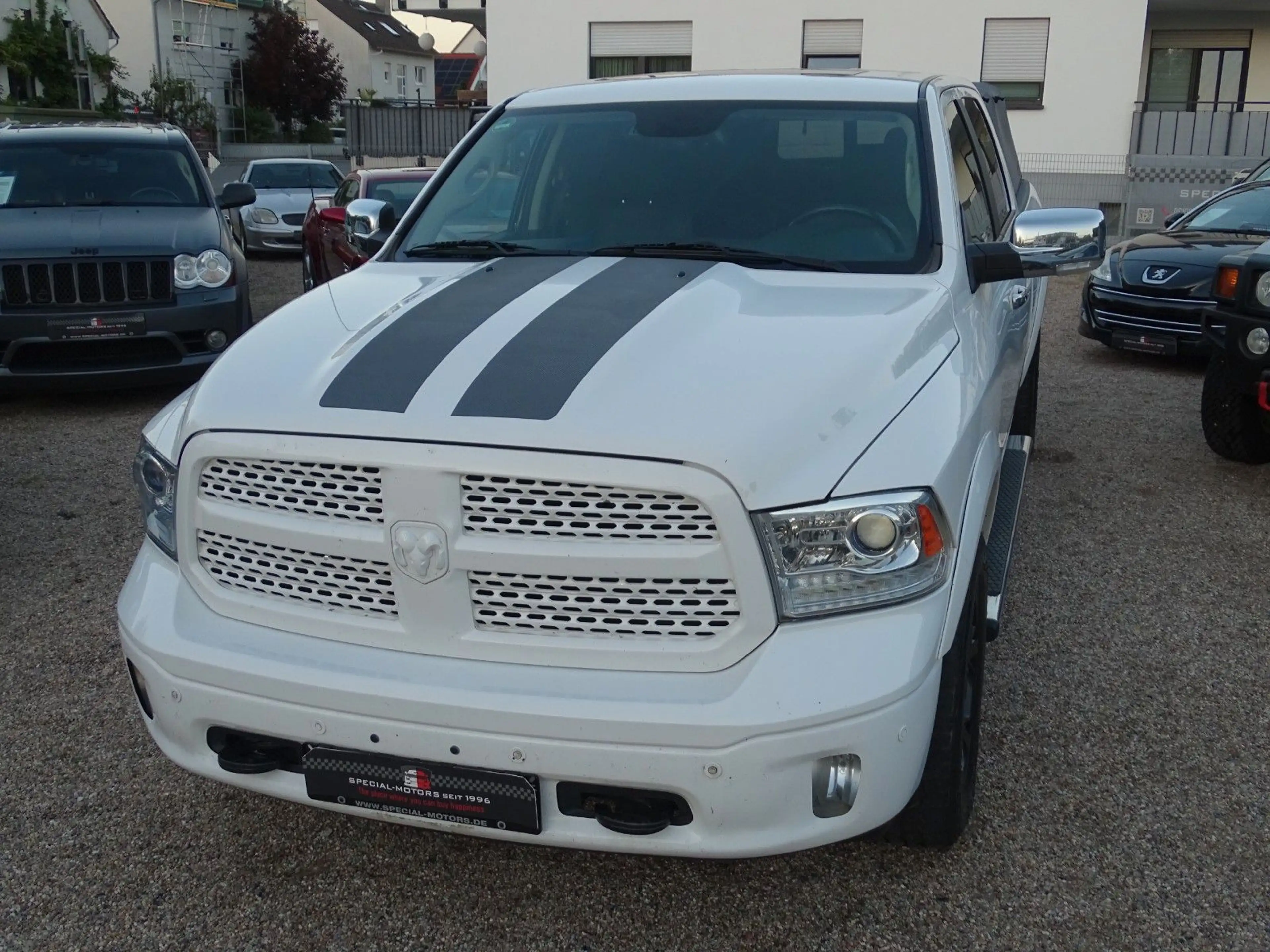 Dodge RAM 1500 5.7 V8 4x4 HEMI LARAMIE CrewCab*1.HAND — photo 4