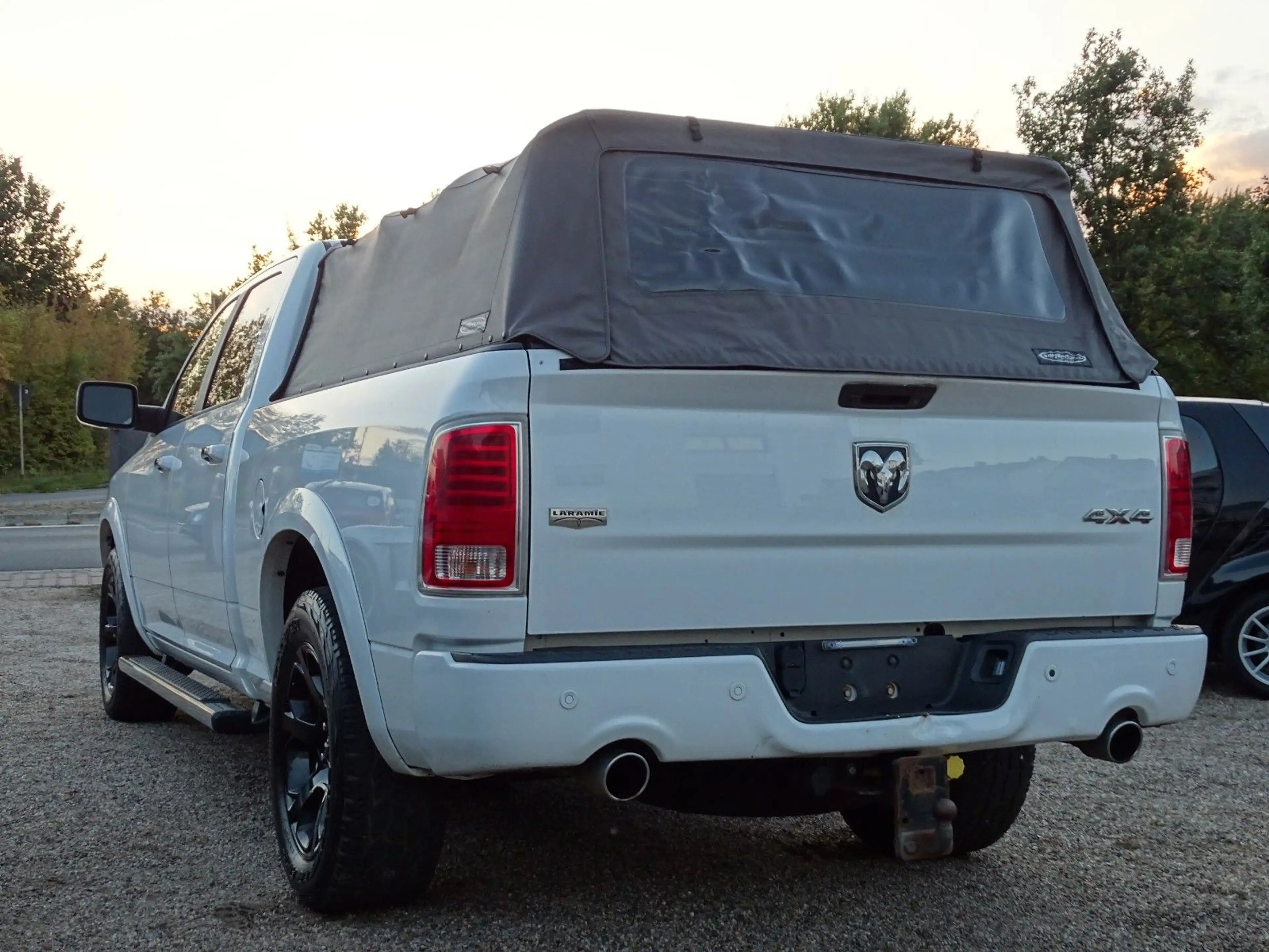 Dodge RAM 1500 5.7 V8 4x4 HEMI LARAMIE CrewCab*1.HAND — photo 13
