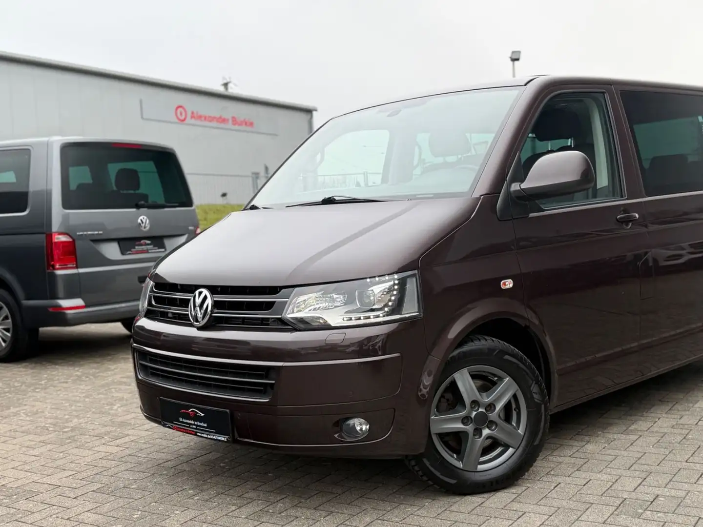 Volkswagen T5 Multivan T5 2.0 TDI Multivan Sepcial*Temp*Standh*7-Sitze* Burdeos - 2