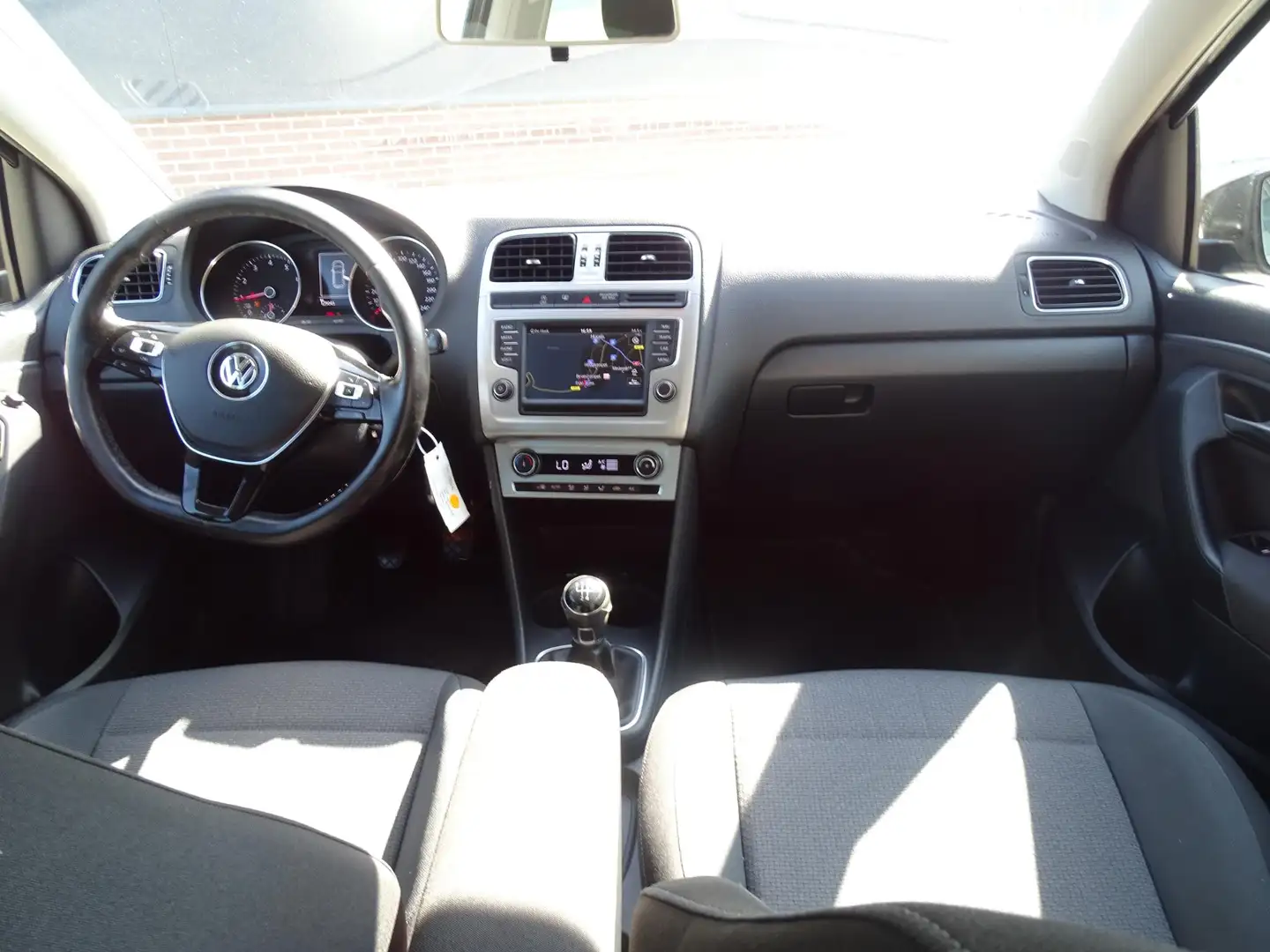 Volkswagen Polo 1.2 TSI Highline AIRCO/ECC|NAVIGATIE| CRUISE CONTR Zwart - 2