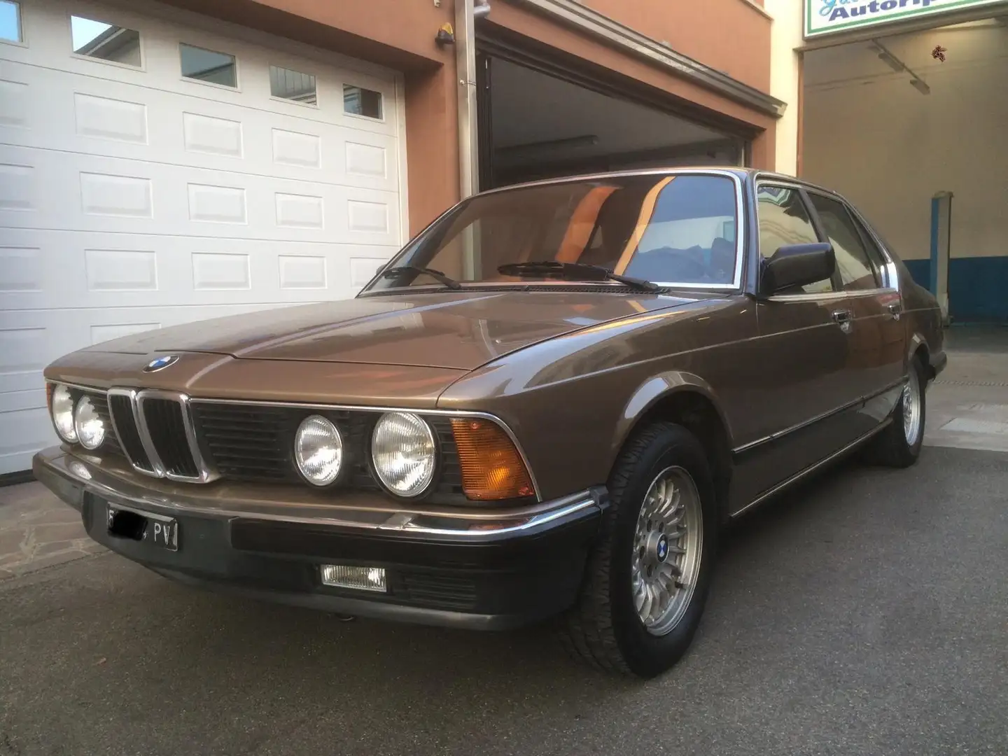 BMW 745 745i 3.4 turbo Beige - 2