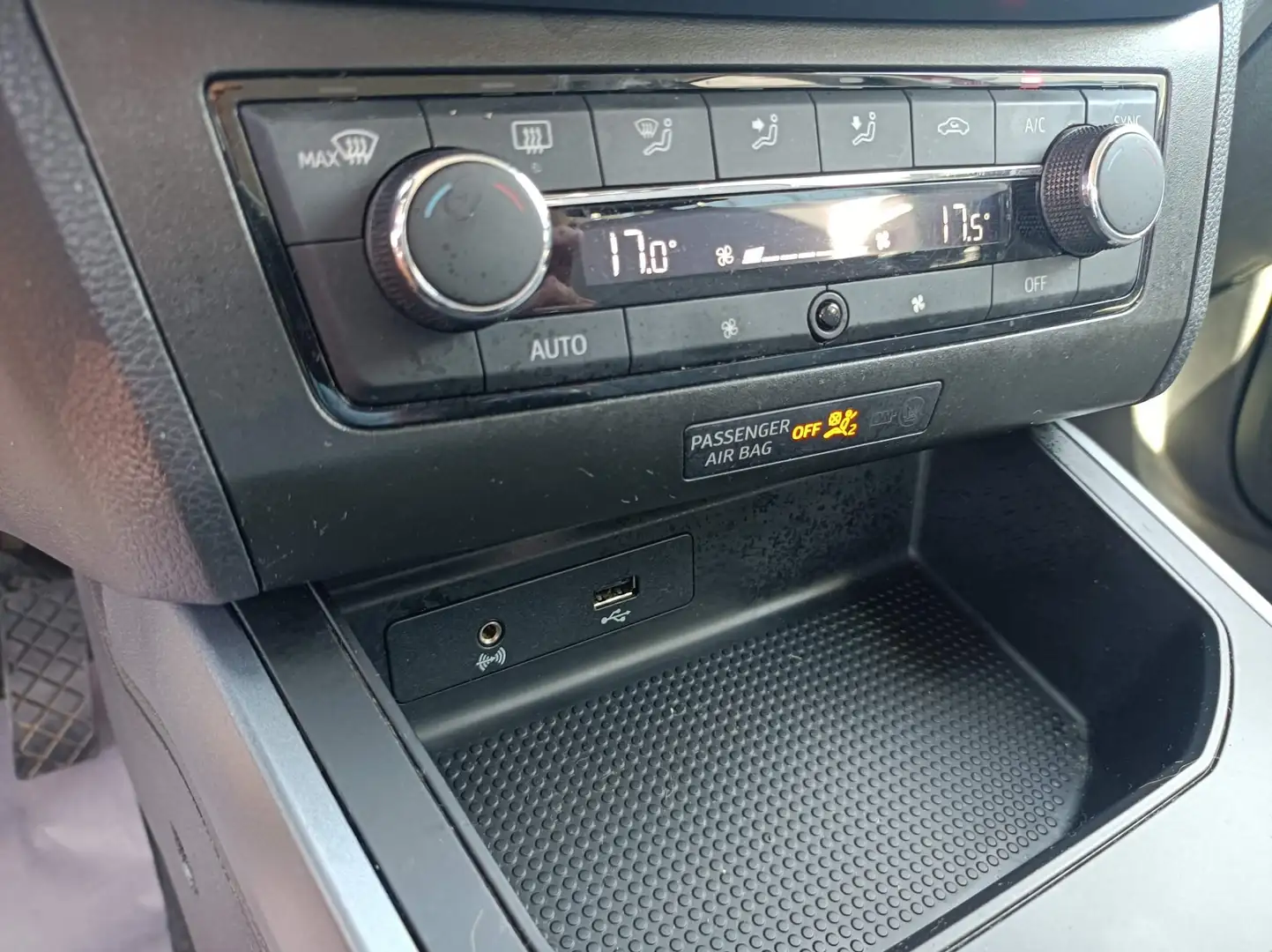 SEAT Arona Arona 2017 1.0 tgi Xcellence 90cv Rosso - 2