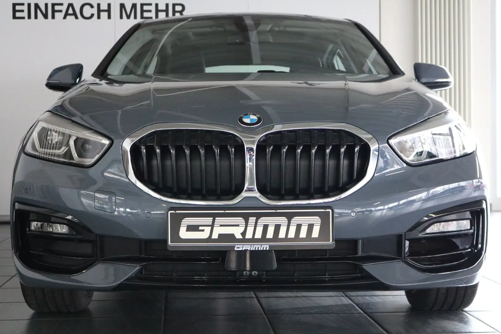 BMW 120 i Sport Line Leder Panoramadach el. Sitze uvm. Grau - 2