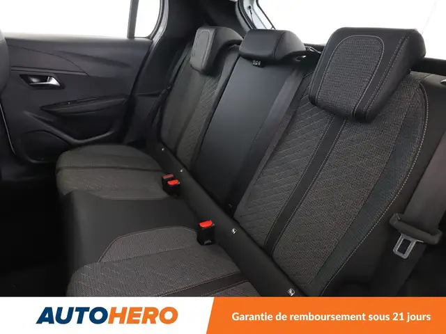 Peugeot 208 view 14