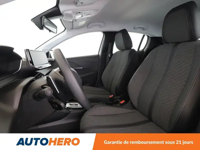 Peugeot 208 view 10