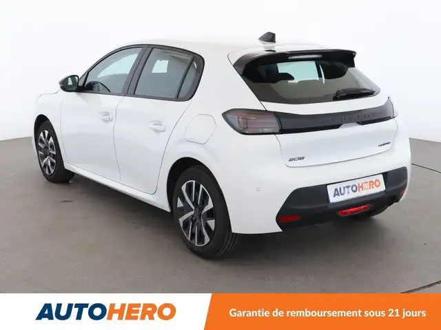 Peugeot 208 view 4