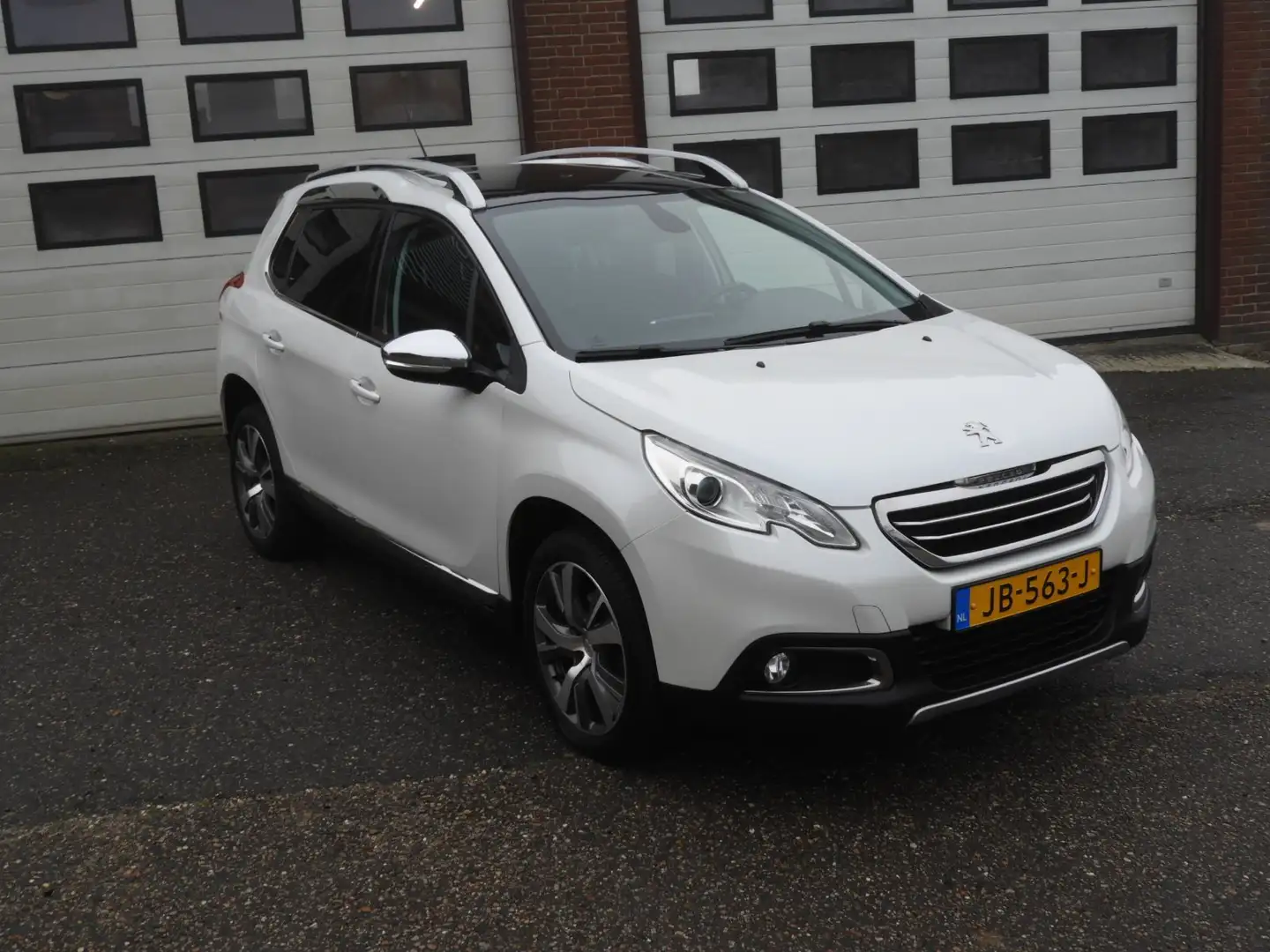 Peugeot 2008 1.2 PureTech Allure Blanc - 1