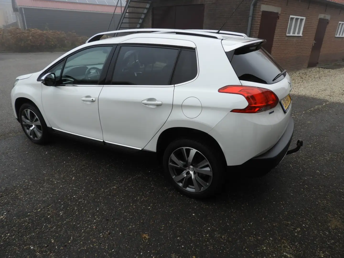 Peugeot 2008 1.2 PureTech Allure Blanc - 2