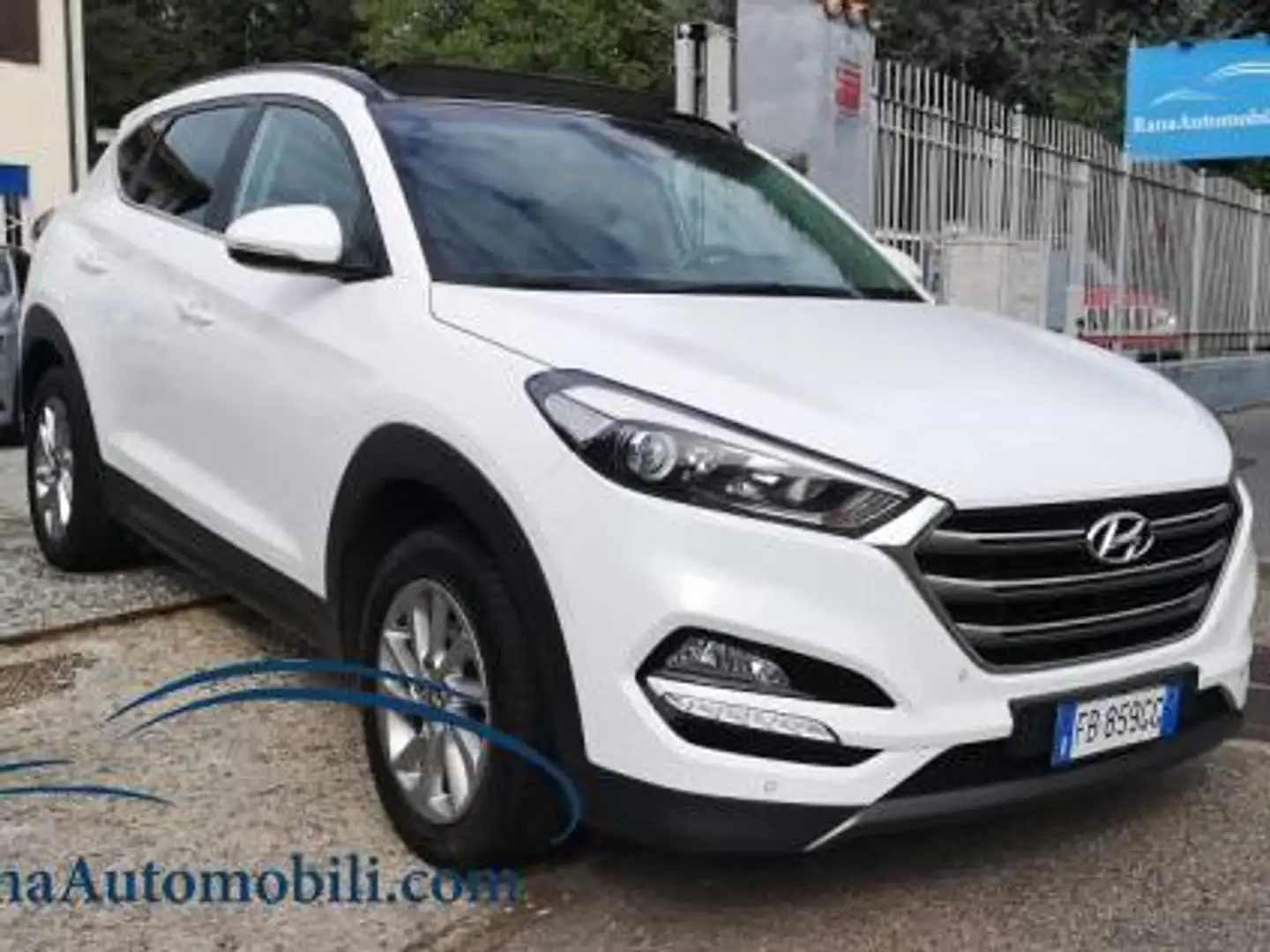 Hyundai TUCSON 1.7 crdi Xpossible Tetto Apribile Panoramico Eu6 Blanc - 1